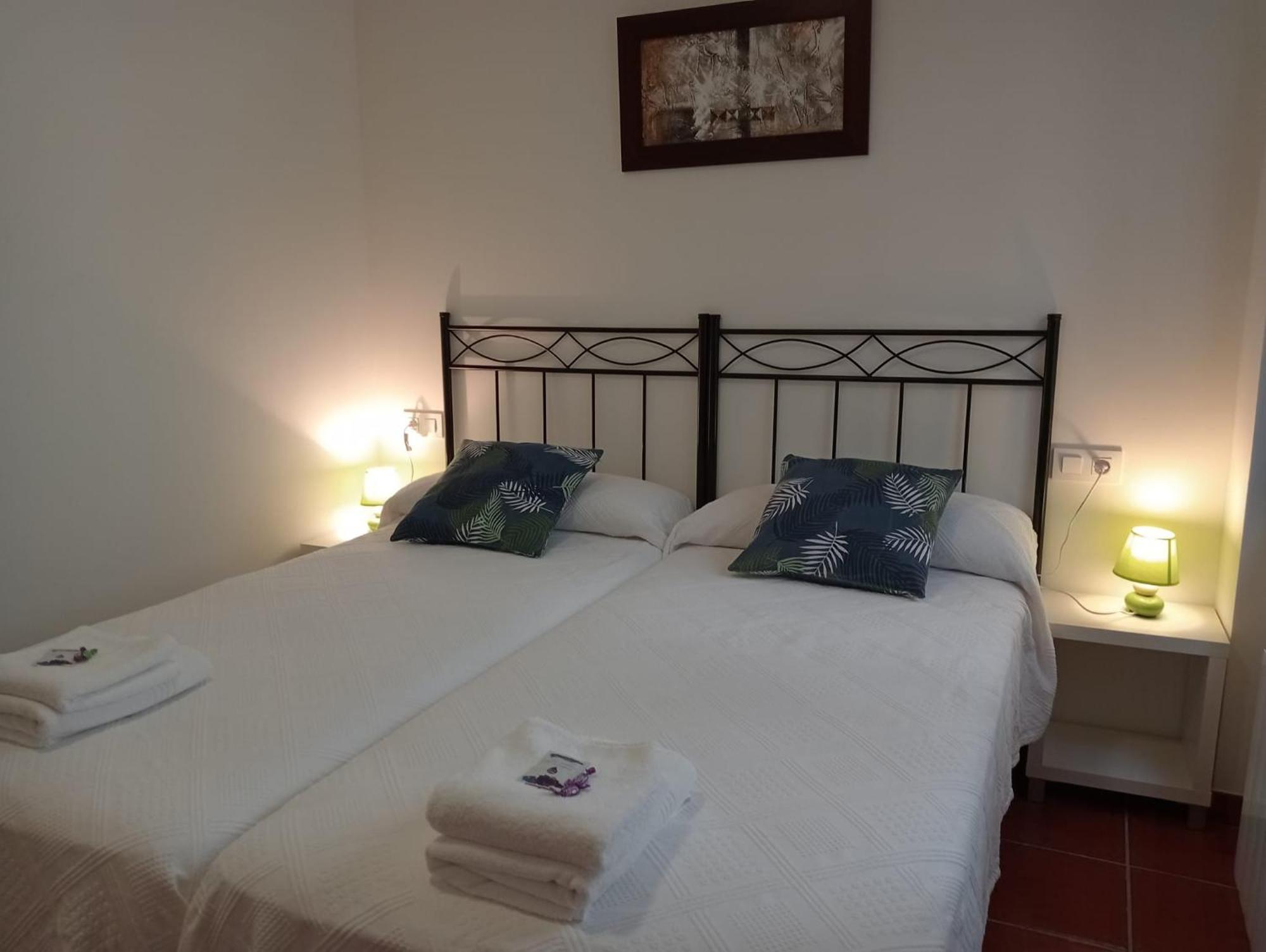 Apartamentos La Piedra En Pleno Centro Historico Con Dos Dormitorios Y Dos Banos Najera Exterior photo